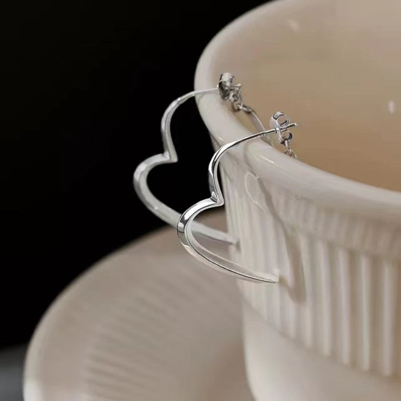 Sterling Silber Herz Design Ohrringe